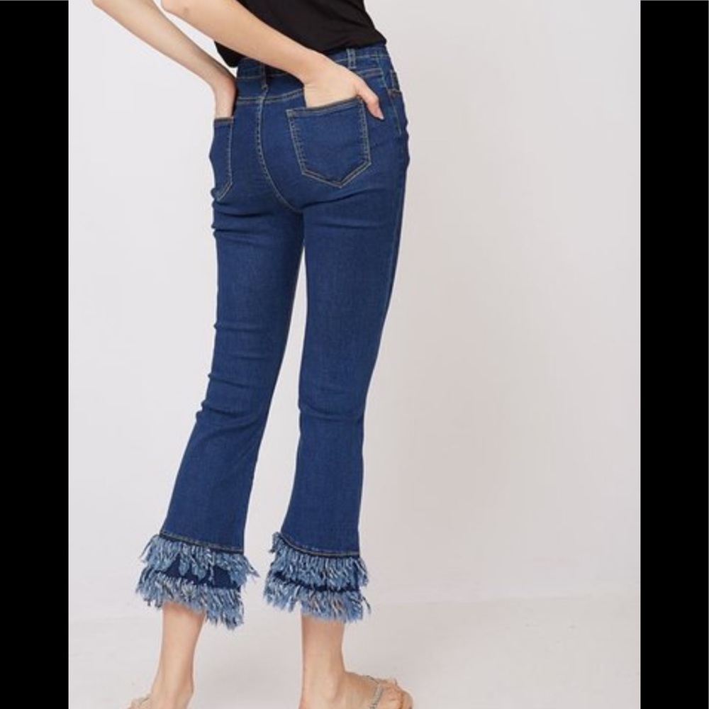 🌟SALE🌟Frayed Hem Capri - Picture 7 of 7